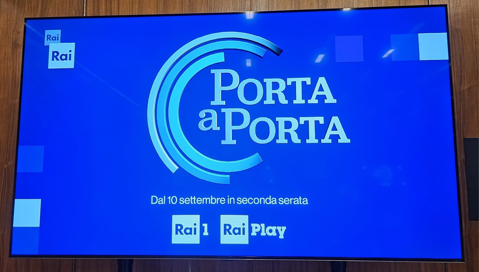 Porta a Porta, conferenza stampa 1