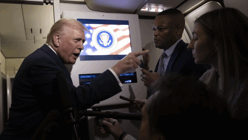 Trump insulta giornalista sull'Air Force One