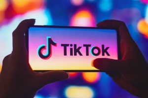 TikTok, record di ricavi: in corsa per il trono dei Social Media
