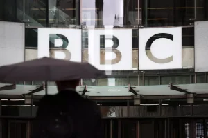 Scandalo sul caso Trump, si dimettono i vertici della BBC