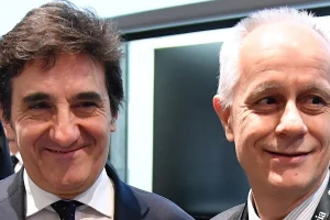 Corriere della Sera, premio da mille euro se si mantiene distanza da Repubblica